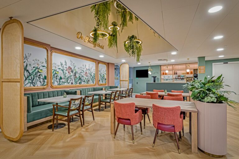 17 woonkamers en één prachtige sfeervolle brasserie. Deze mochten wij volledige inrichten.
