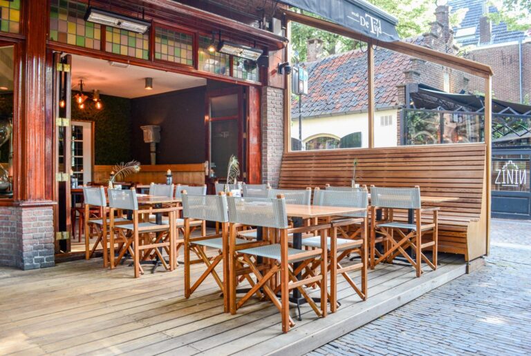 ondanks de kleine subtiele veranderingen heeft het terras een totaal nieuwe uitstraling.