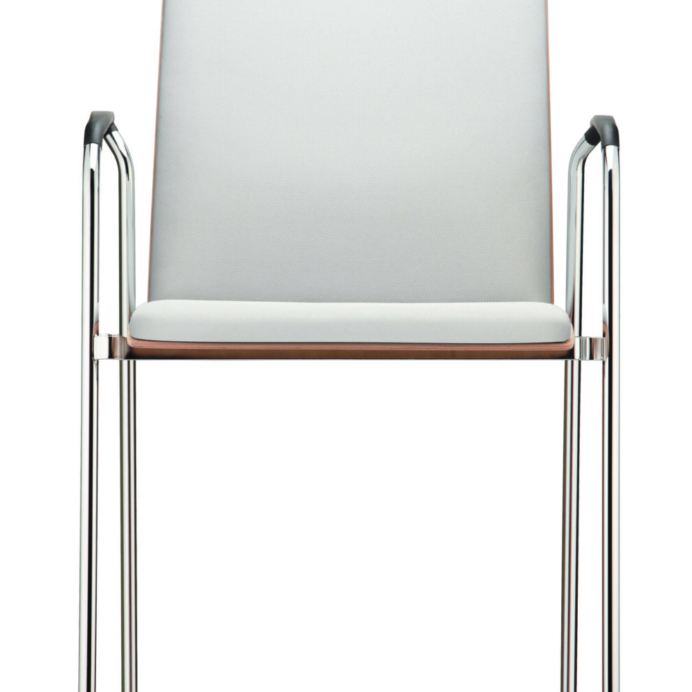 First class 4502A- armstoel - Vervoort